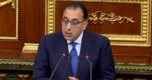 رئيس الوزراء: الحكومة عملت مع البرلمان على تجنيب مصر آثار كورونا السلبية